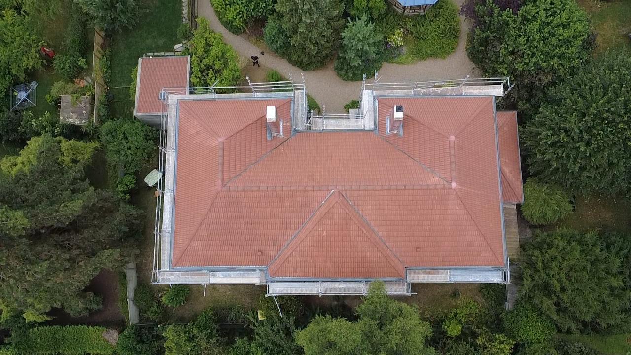 Couvreurs, charpentiers, zingueurs, peintres, façadiers et ramoneurs à Le Vesinet (78110) dans les Yvelines (78)